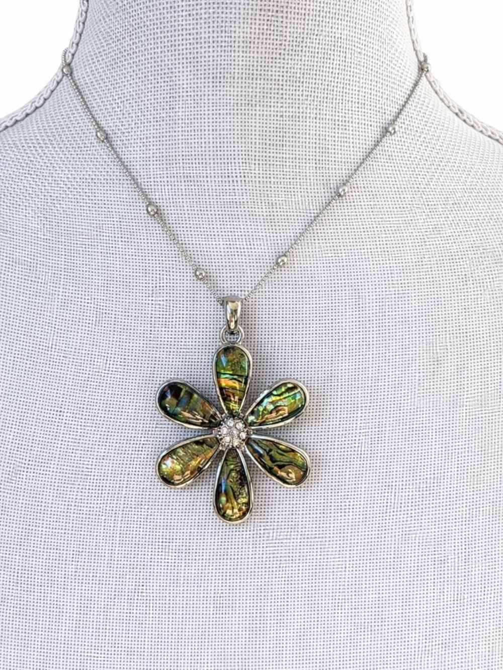 NWT Lia Sophia Abalone Shell Flower Pendant Necklace Silver Tone Boho